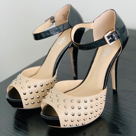 *DONATED* Rock & Republic Platform Heel Studded - Picture 5 of 14